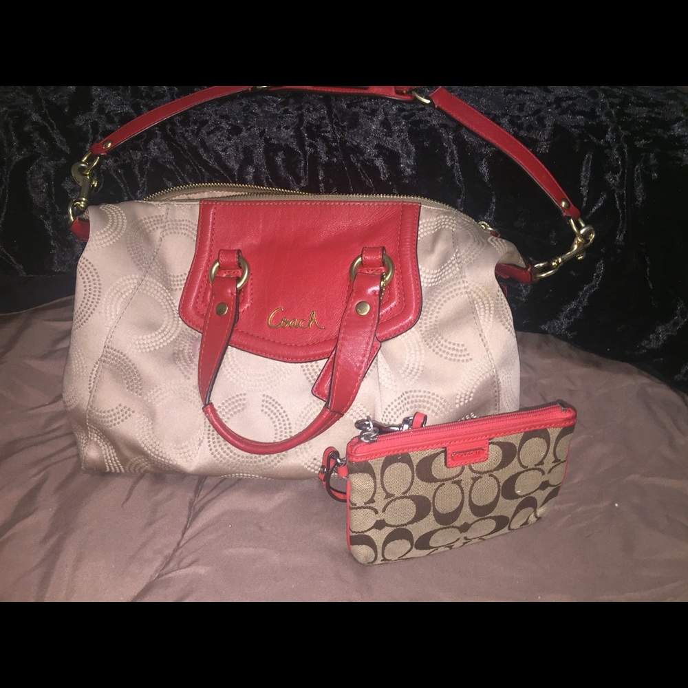 A beautiful apple red and tan Coachbag w/wristlet
